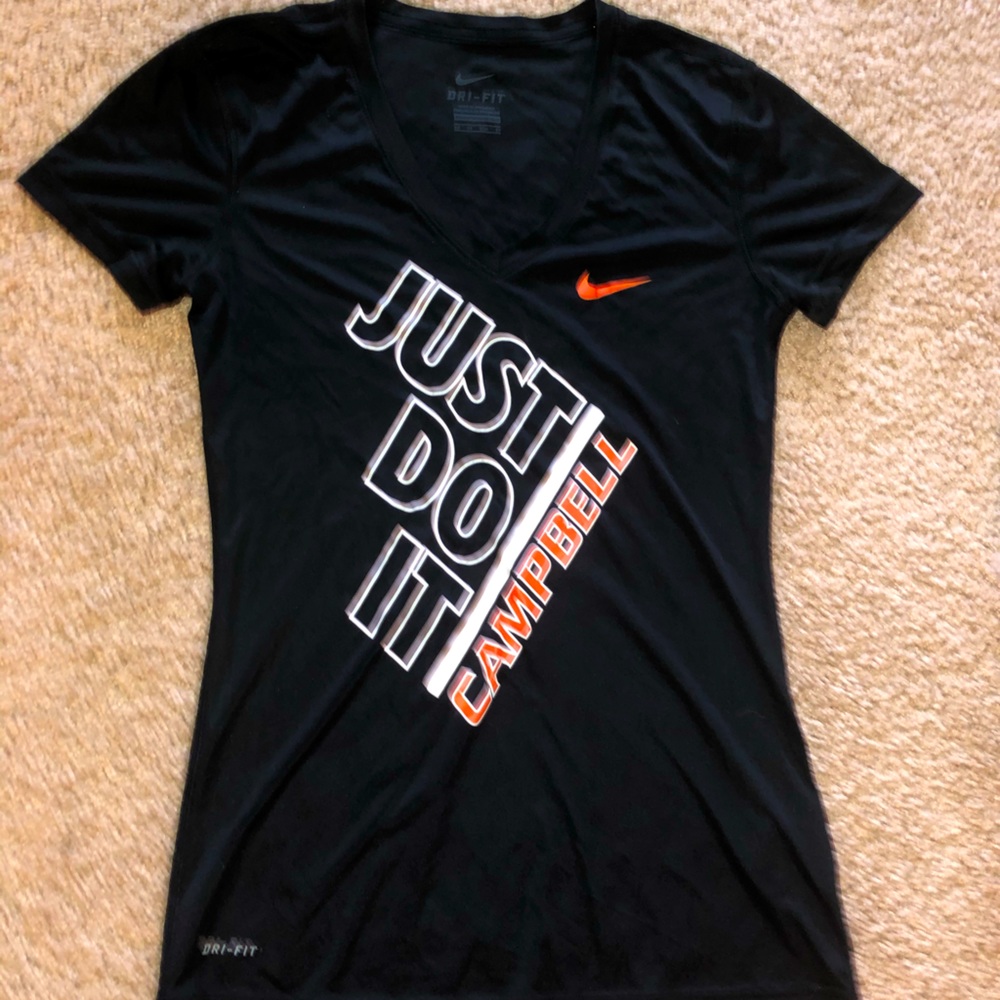 NIKE dry fit tee